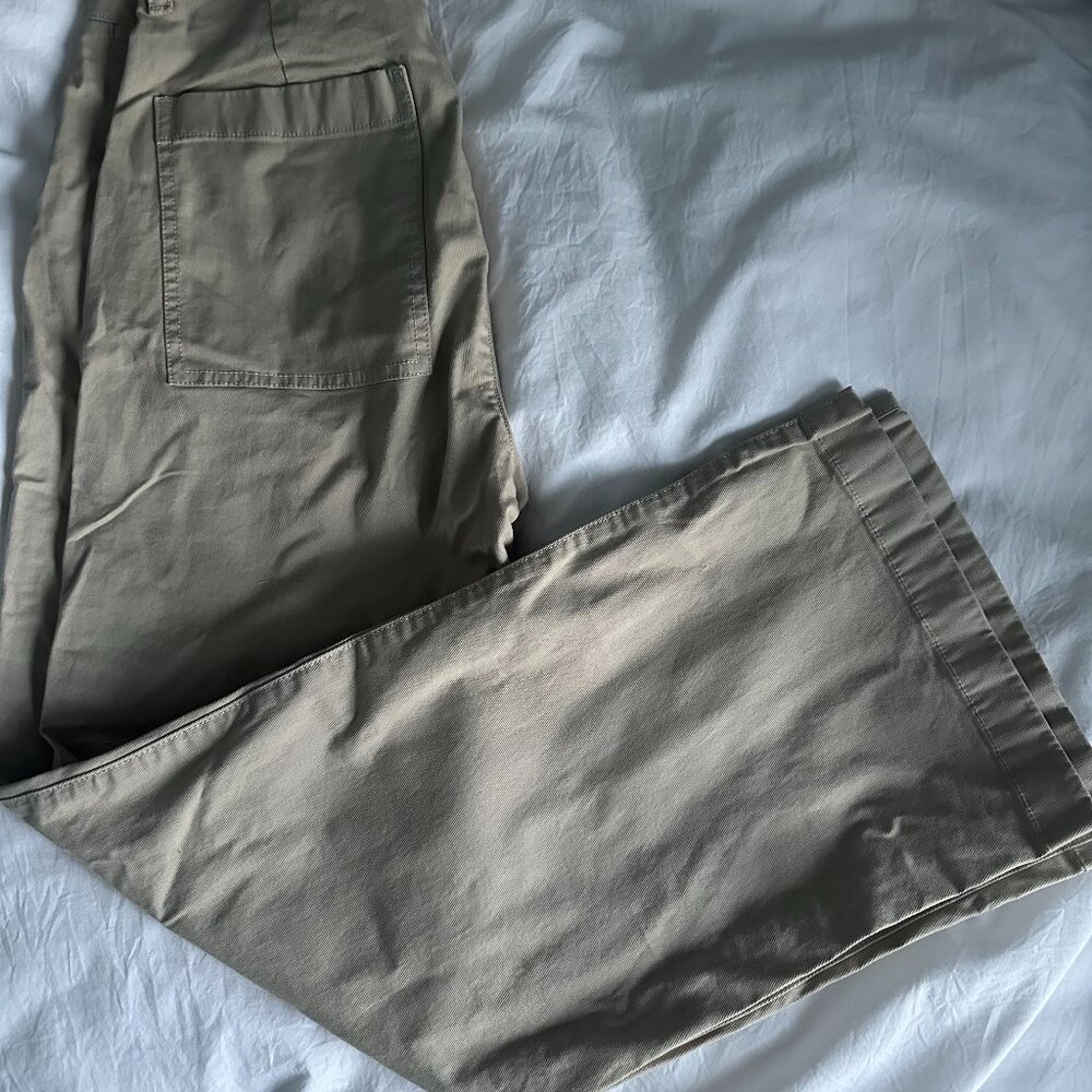 GAP Women's size 4 khakis